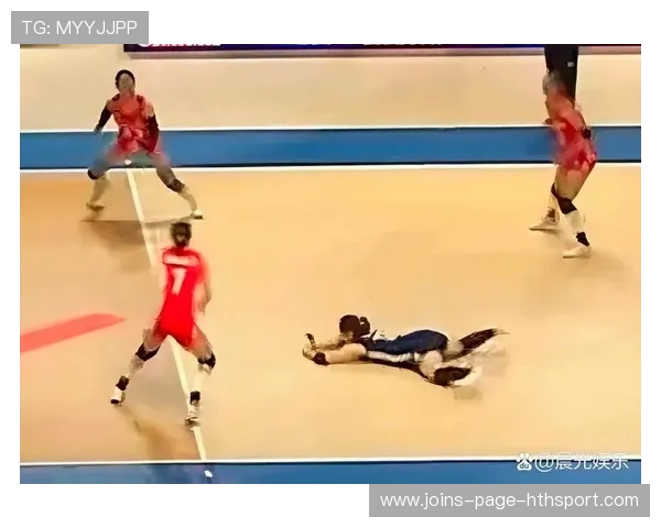 女排自由人救球救出时代名场面 女排自由人救球救出时代名场面