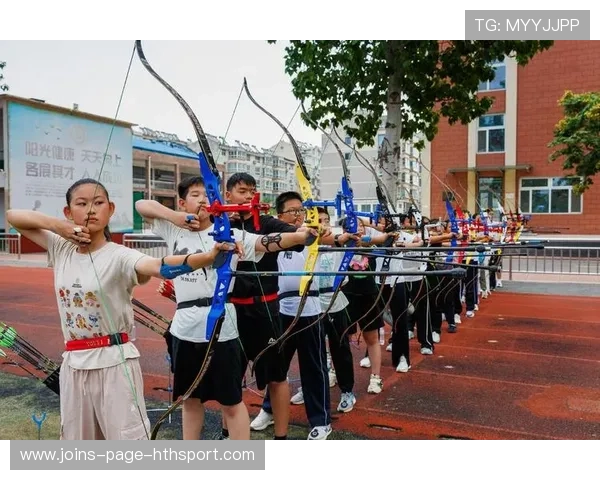 射箭普及课进校园,学生对精确性运动兴趣激增 射箭普及课进校园,学生对精确性运动兴趣激增