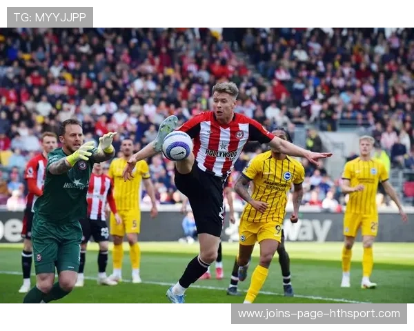 阿森纳防守反击中前锋插上完成致命输出 阿森纳防守反击中前锋插上完成致命输出