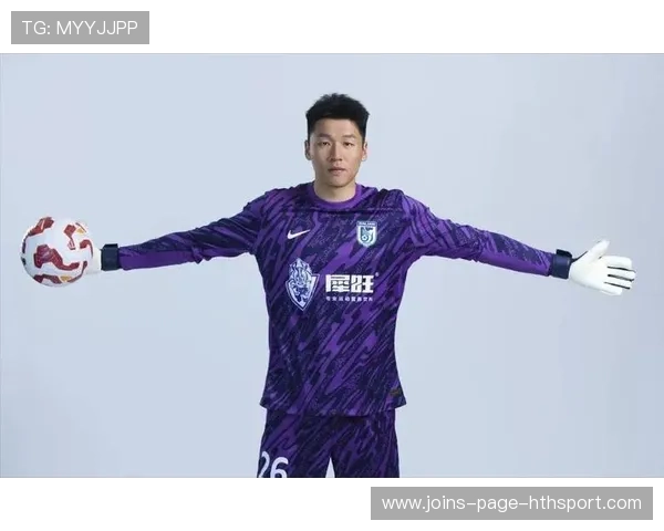 大连英博王禹中场突破连续过人——掀起足球场上的风暴！